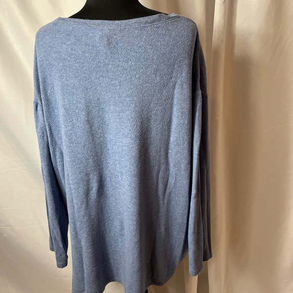 Cera cozy top! - Picture 2 of 3